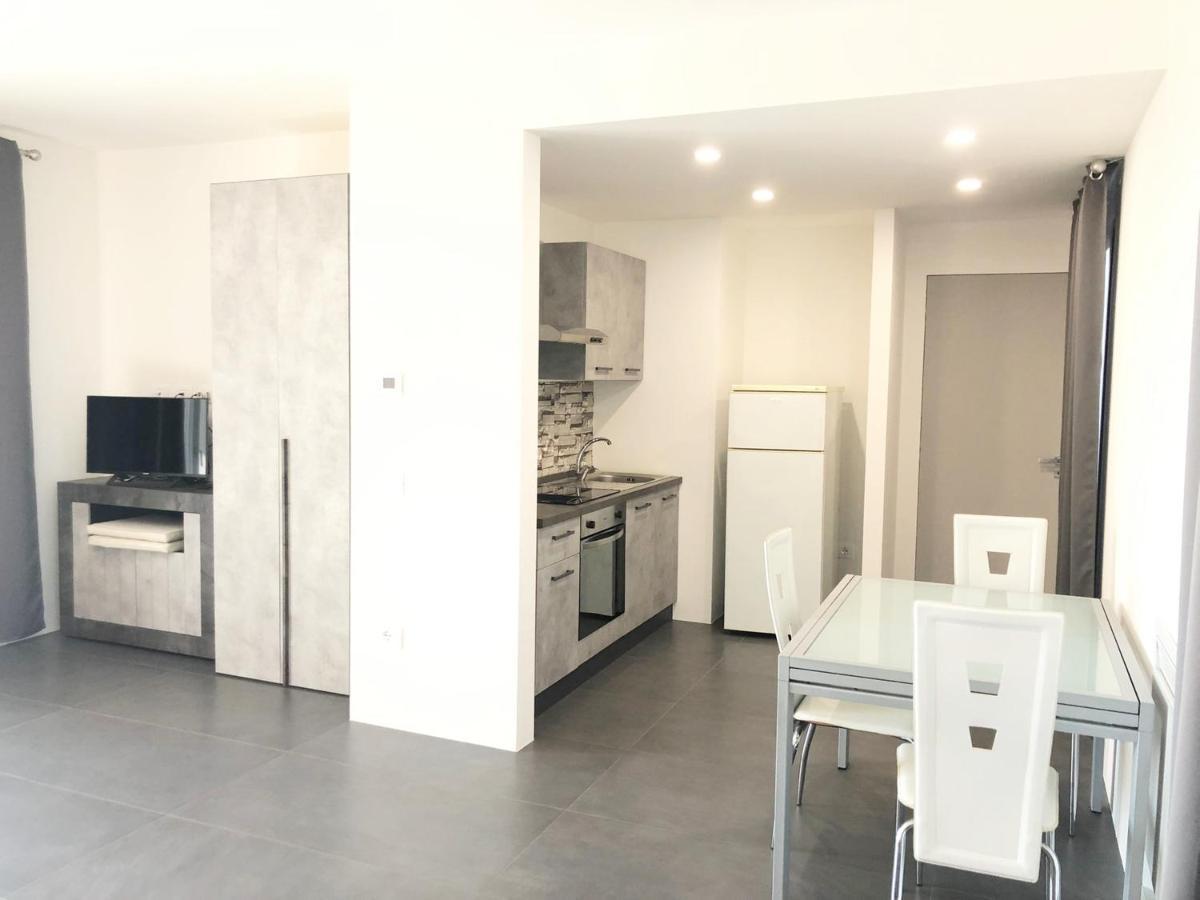 Casa Ginevra A Cecina By Zoom In Earth Apartment Luaran gambar